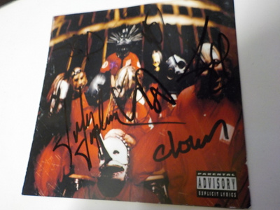 SLIPKNOT KANSIVIHKO KUUDELLA NIMMARILLA