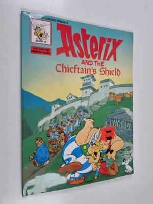 Rene Goscinny : Asterix and the chieftain's shield