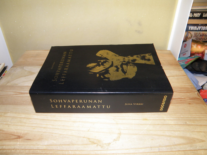 Juha Virkki Sohvaperunan leffaraamattu (nidottu)