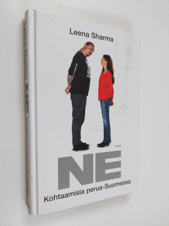 Leena Sharma : Ne : kohtaamisia perus-Suomessa