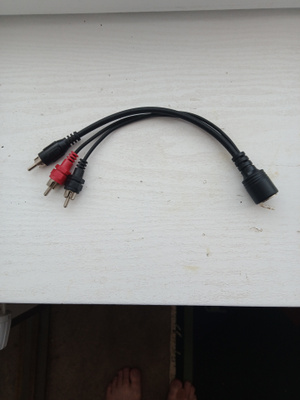 DIN 6-pin naaras - 3x RCA uros adapteri / sovitin 240°.