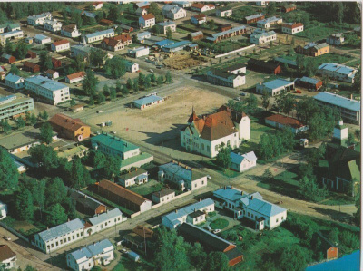 Uusikaarlepyy Karhumäki 1405 väri p140