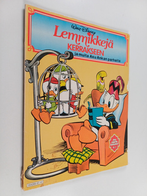 Walt Disney ym. : Lemmikkejä kerrakseen ja muita Aku Anka...