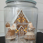 Jouluiset pipari leipurit ja bakerpiparitalo valoilla - pikkukuva 1