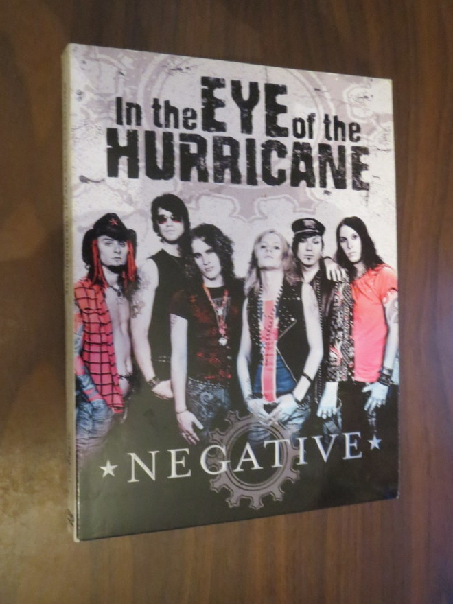 Negative: In the Eye of the Hurricane 2DVD