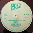 [LP] J. KARJALAINEN JA MUSTAT LASIT: VARAANI - pikkukuva 4