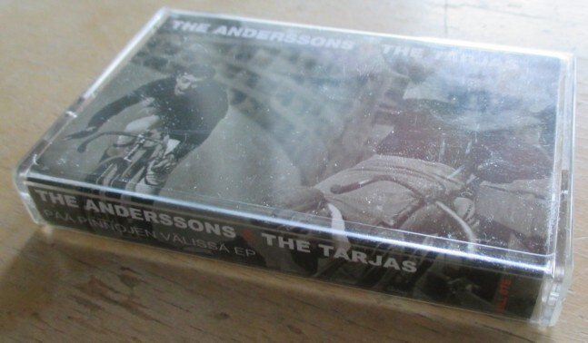 The Anderssons & The Tarjas: Pää pinnojen välissä -kasetti
