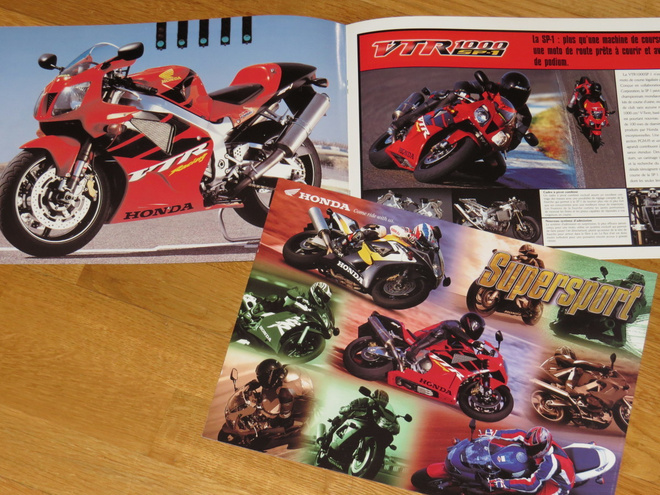 2000 Honda Supersport  esite - KUIN UUSI - 12 sivua