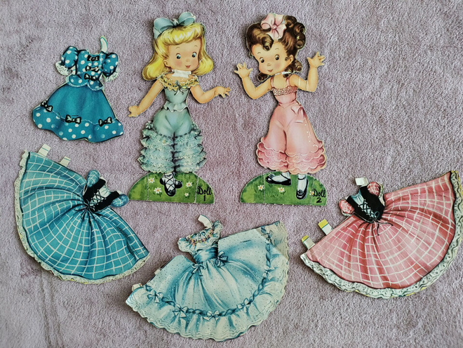 Paperinuket Doll 1 ja Doll 2 1950-luku