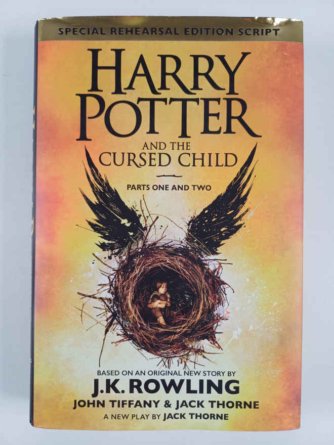Jack Thorne ym. : Harry Potter and the Cursed Child - Par...