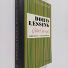Doris Lessing : Gräset sjunger - pikkukuva 1