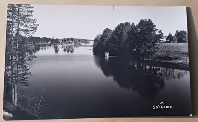 Sotkamo, tyyni vesistönäkymä, asutusta, ei p.
