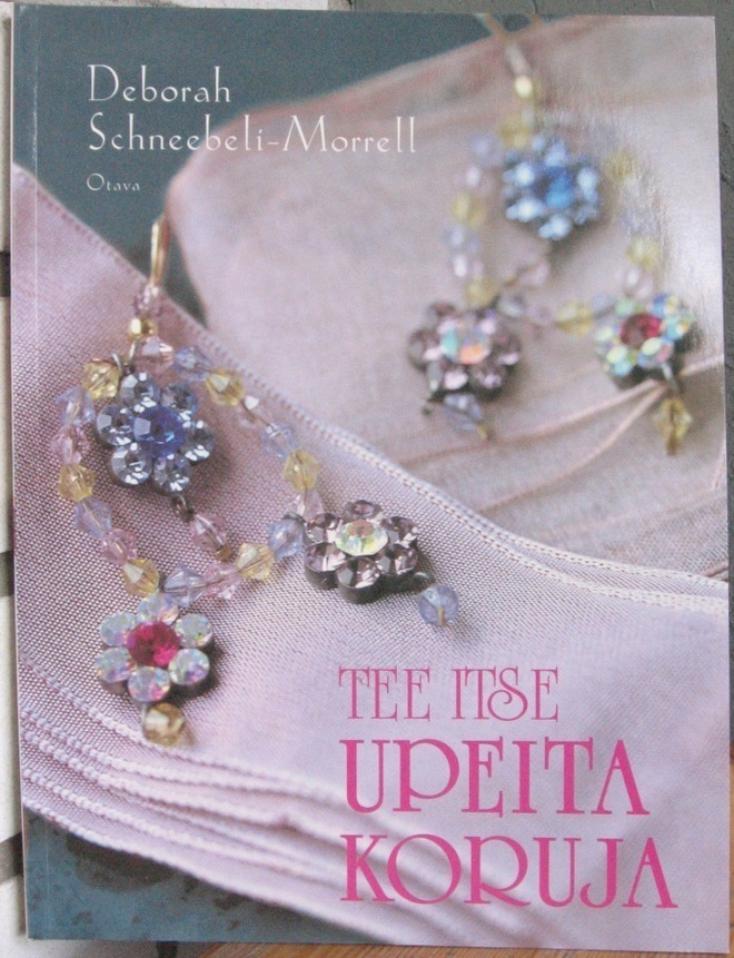 Deborah Schneebeli-Morrell: Tee itse upeita koruja. 128 s.