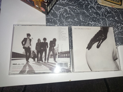 The Strokes - Is This It