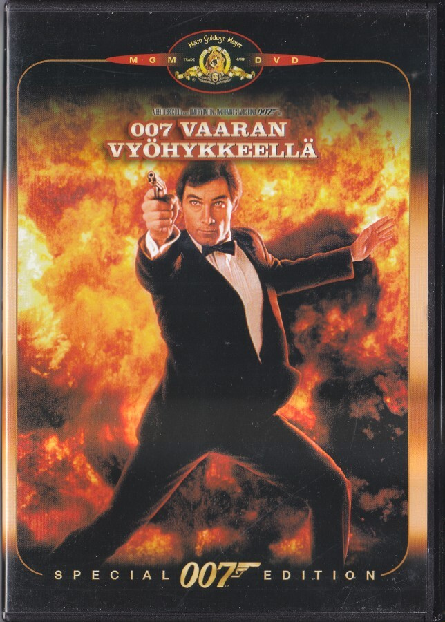 James Bond 007: Vaaran vyöhykkeellä (DVD)