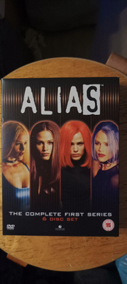 Alias agenttisarjan kaikki 5 kautta