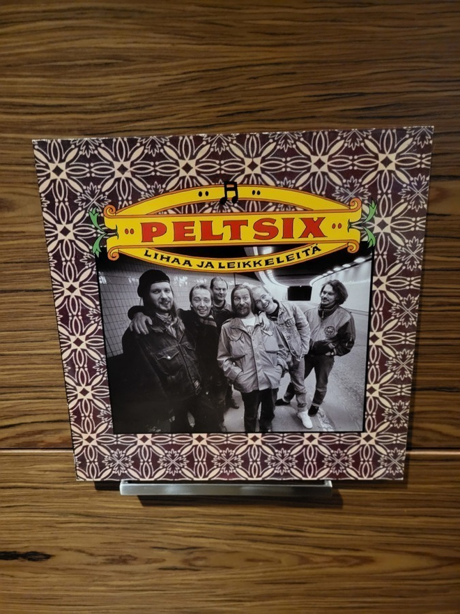 Peltsix - Lihaa ja Leikkeleitä
