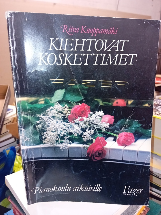 Kuoppamäki : Kiehtovat koskettimet ( SIS POSTIKULU  )