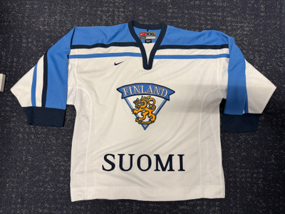 Leijonat pelipaita (Niinimaa #44)