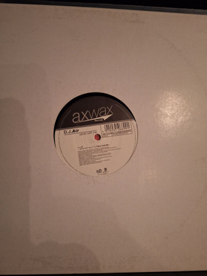 D.J.Air – Alone With Me