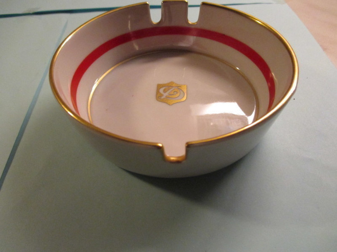 D Tuhkakuppi.