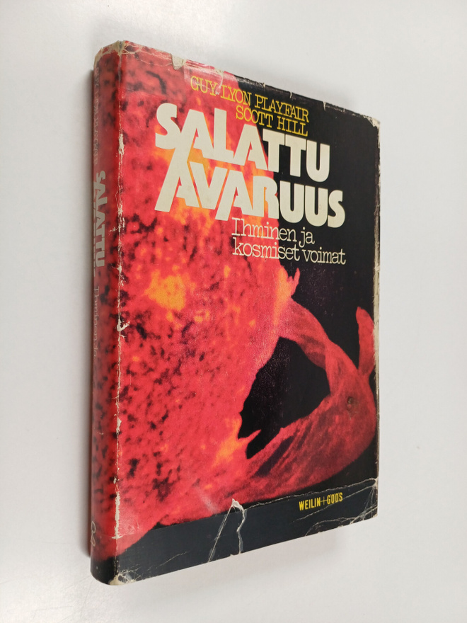 Guy Lyon Playfair : Salattu avaruus : ihminen ja kosmiset...