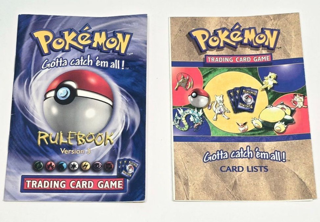 2kpl vanhoja Pokemon ohjekirjoja