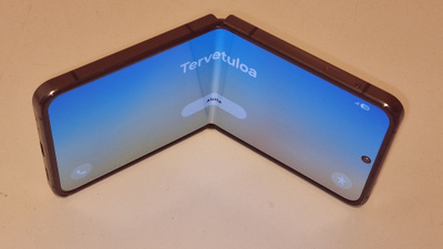 Samsung Galaxy Z Flip4, Taitettava Puhelin
