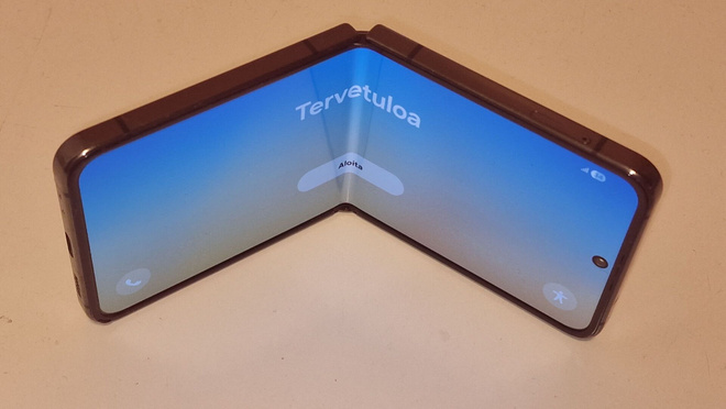 Samsung Galaxy Z Flip4, Taitettava Puhelin