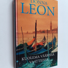 Donna Leon : Kuolema väärissä vaatteissa - pikkukuva 1