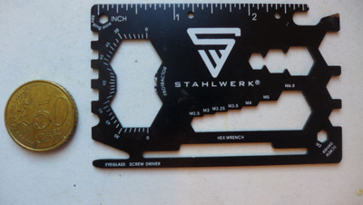 Multitool luottokortin kokoinen yleistyökalu