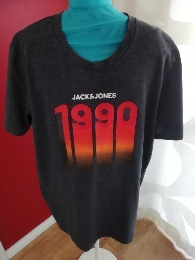Jack & Jones t-paita kokoa L - siisti!