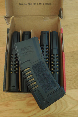 5 kpl ARES Amoeba M4 lipasta (300 kuulaa)