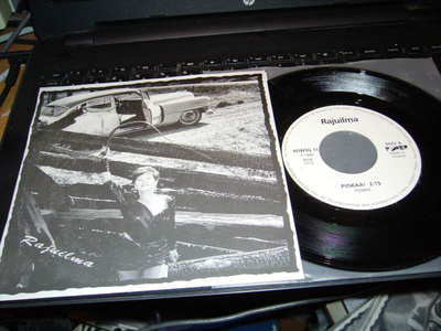 7" single : Rajuilma : Piiskaa / Se on mulle sama