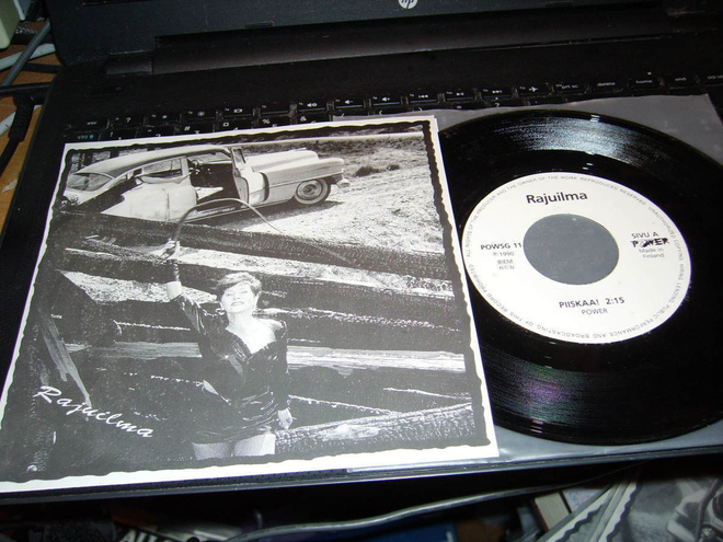 7" single : Rajuilma : Piiskaa / Se on mulle sama