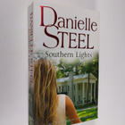Danielle Steel ym. : Southern Lights - pikkukuva 1