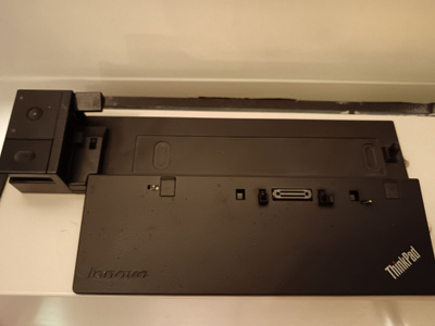 Lenovo lataustelakka