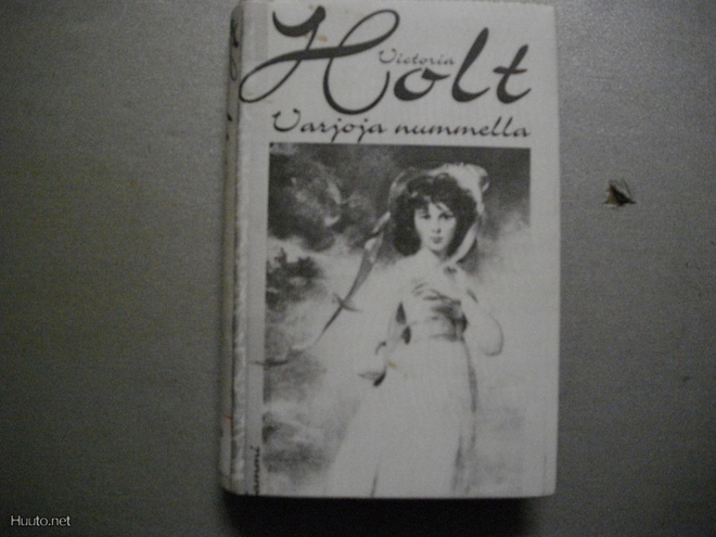 Victoria Holt: Varjoja nummella (9.11)