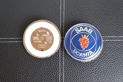 Saab Konepellin / Takakontin merkki, SAAB-SCANIA