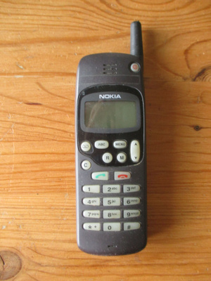 Vanha nokia matkapuhelin