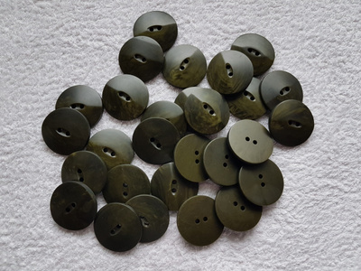 Isoja Vintage Nappeja