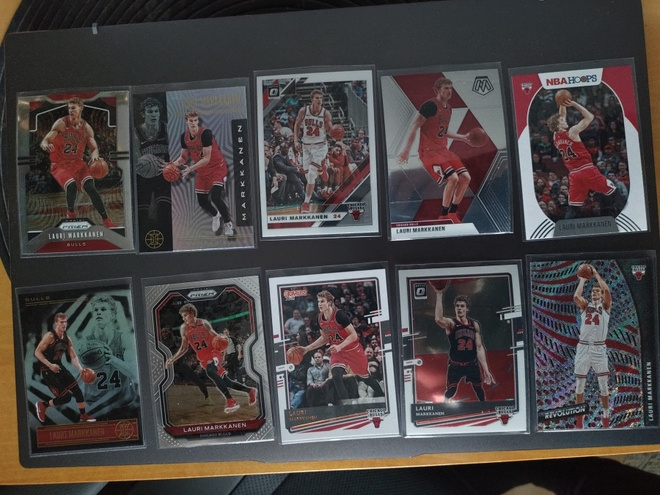 10 kpl Lauri Markkanen koripallokortteja
