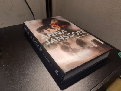 Anna Jansson: Haudan takaa