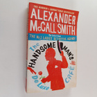Alexander McCall Smith : The Handsome Man's De Luxe Cafe - pikkukuva 1