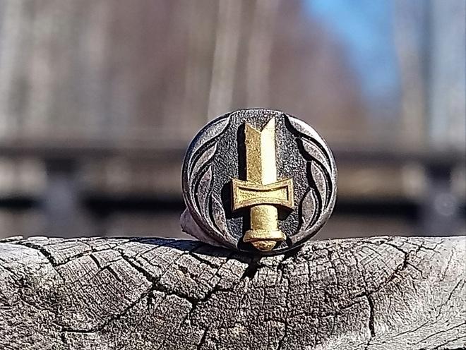 Hopeinen 813H Veteraanimerkki. Halkaisija -  11 mm. Valmista