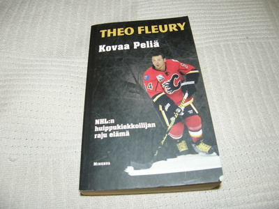 Theo Fleury Kovaa peliä  -pok