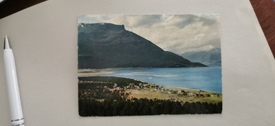 Utsikt över Skibotn. Lyngen, Norge, kulkenut postikortti