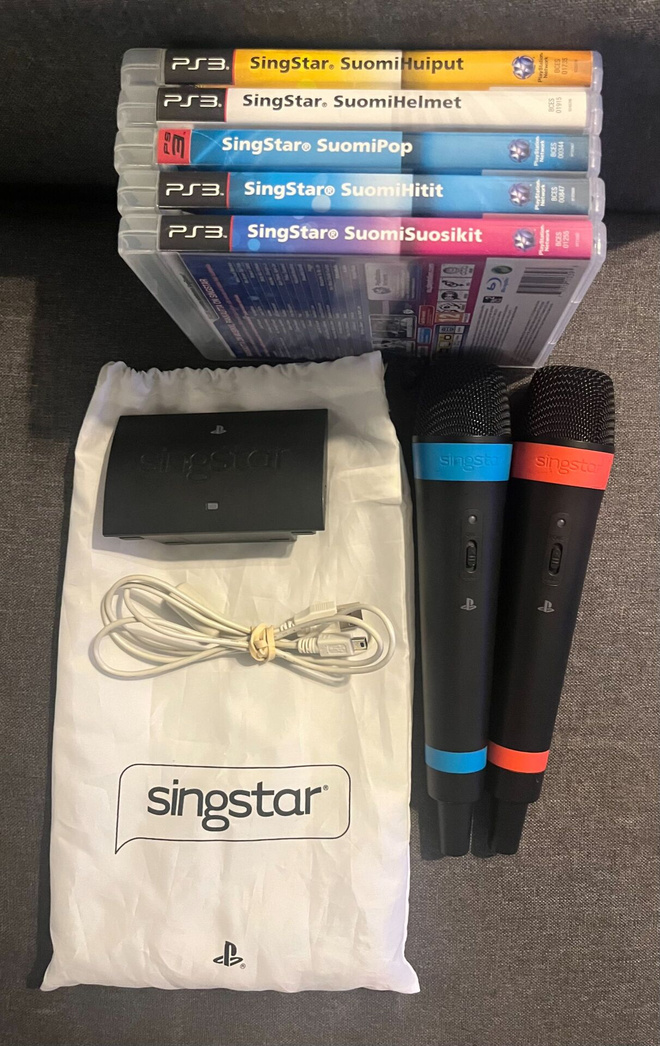 SingStar Suomipelejä & Langattomat Mikrofonit PS3