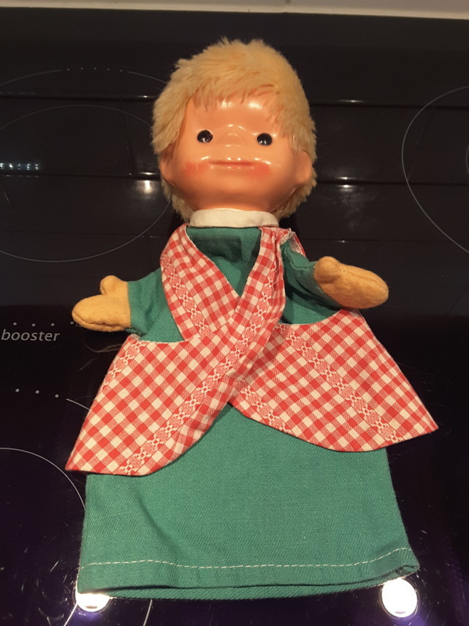 Vanha käsinukke