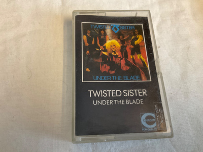 Twisted Sister - Under the Blade (C-kasetti)